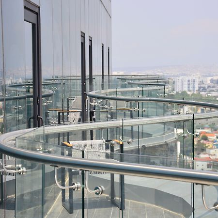 Baruk Guadalajara Hotel De Autor Екстер'єр фото A glass balustrade