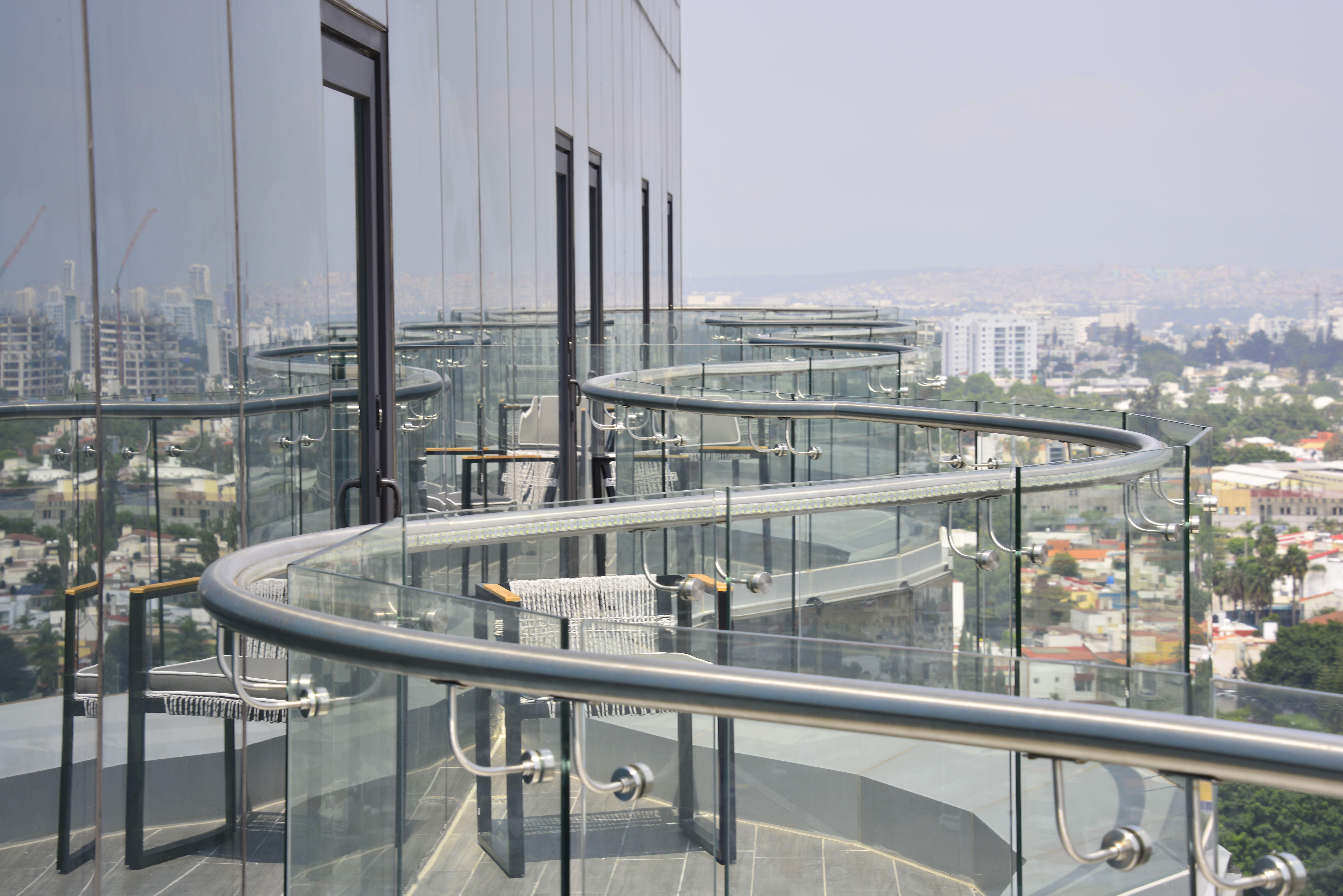 Baruk Guadalajara Hotel De Autor Екстер'єр фото A glass balustrade