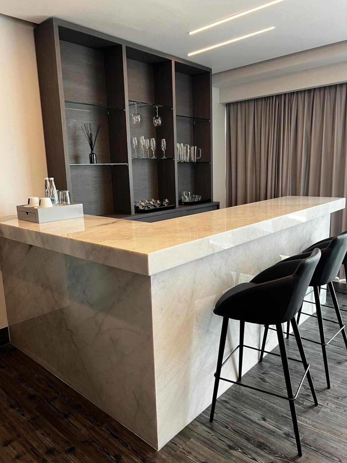 Baruk Guadalajara Hotel De Autor Екстер'єр фото A bar in a private home